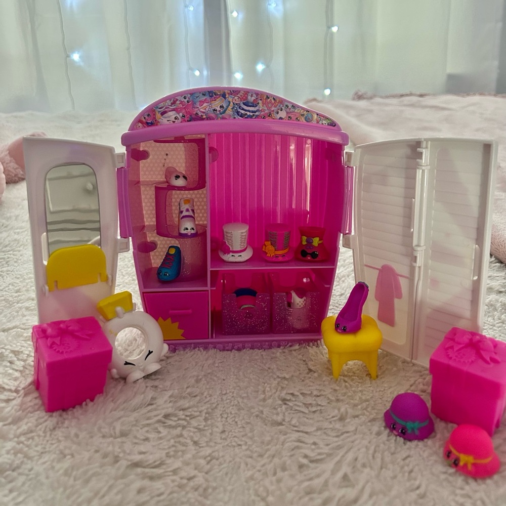 Shopkins wardrobe
